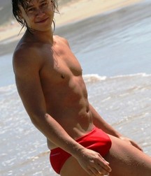 shirtless boys 5d6437ca671cf.jpg