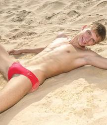 shirtless boys 5d6439c7ad059.jpg