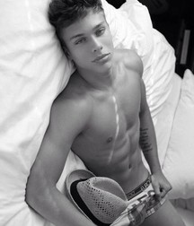 shirtless boys 5d6786c5728c5.jpg