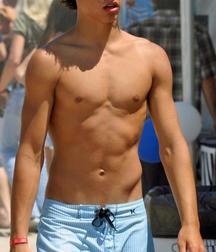 shirtless boys 5d695a752302d.jpg