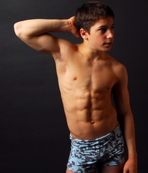 shirtless boys 5d695babc4294.jpg