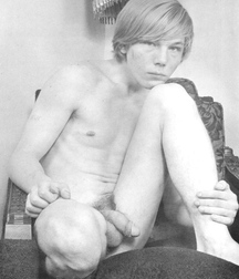 boys nude 5d6a2ba015190.jpg