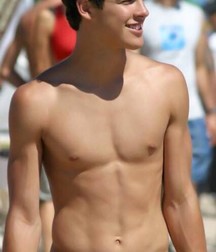 shirtless boys 5d6b8148ca383.jpg