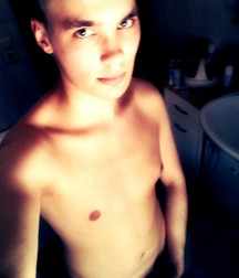 shirtless boys 5d70b2c43dd86.jpg