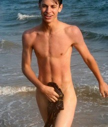 shirtless boys 5d70b32013162.jpg