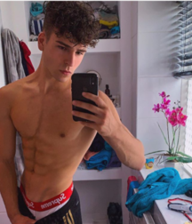 shirtless boys 5d73da40c7585.png