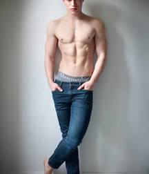 shirtless boys 5d73dbbb4316d.jpg
