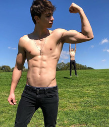 shirtless boys 5d73dc2eafe36.jpg