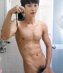 Boys with a boner 5d74b5cb04085.jpg