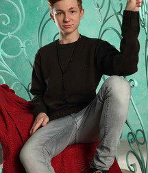 Unni 5d77f9b05bb7b.jpg