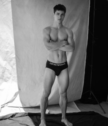 shirtless boys 5d7bb85bf138f.jpg