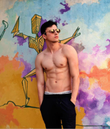 shirtless boys 5d7bb88c9f381.png