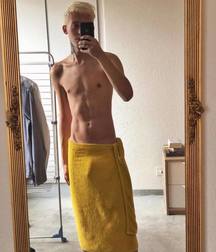 shirtless boys 5d7bb89553417.jpg