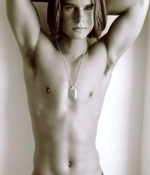 shirtless boys 5d7bb91f0385e.jpg