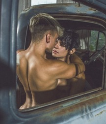 Boys 5d7e0f6e9159f.jpg