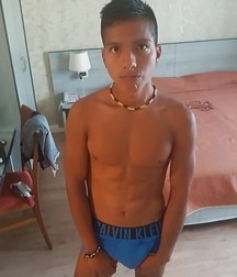 shirtless boys 5d8118e3d959d.jpg