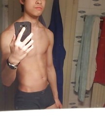 shirtless boys 5d81195c3d858.jpg