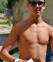 shirtless boys 5d811975e03a0.jpg