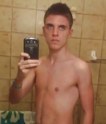 shirtless boys 5d8119abca42d.jpg