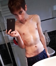shirtless boys 5d8119b643cf5.jpg