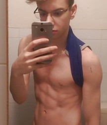 shirtless boys 5d811a135a0a6.jpg