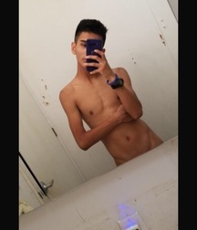 shirtless boys 5d811b1834a49.jpeg