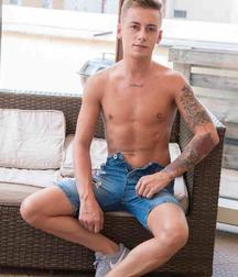 David 3 5d863ffb9e527.jpg