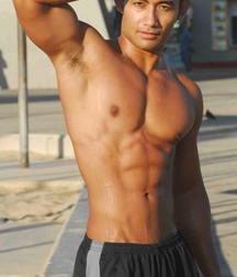 shirtless boys 5d8e2d99389fa.jpg