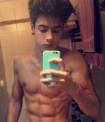 shirtless boys 5d90677343fdf.jpg