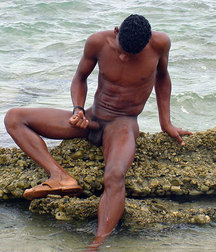 boys nude 5d94a29769535.jpg