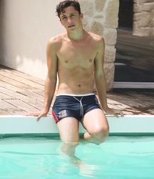 shirtless boys 5d94db8c60e76.jpg