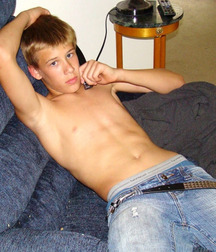 shirtless boys 5d99a3270dc3e.jpg