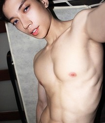 shirtless boys 5d99a33ce3992.jpg
