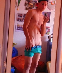 shirtless boys 5d9de3d67e5b1.jpg