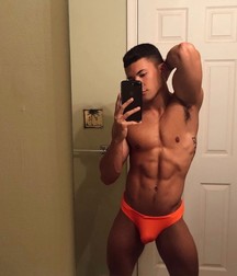 shirtless boys 5d9de419732f3.jpg