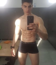 shirtless boys 5d9de44ca7439.jpg