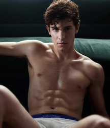 shirtless boys 5d9de61743c2f.jpg