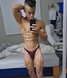 shirtless boys 5da0cd41ae55e.jpg