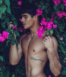 shirtless boys 5dac0d209412b.jpg