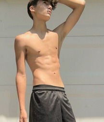 shirtless boys 5dac0f97c7693.jpg