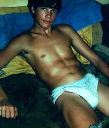 shirtless boys 5dac0fc58ccb3.jpg