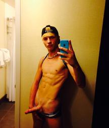Boys with a boner 5daccbf027336.jpg