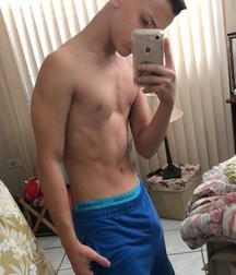 shirtless boys 5daf3c5381f92.jpg