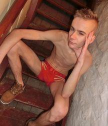 shirtless boys 5daf3ce1cce8c.jpg