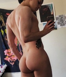 boys nude 5daf449b1be85.jpg
