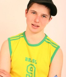 Boys 5db008d3df3d6.jpg