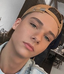 Boys 5db2a21559e42.jpg