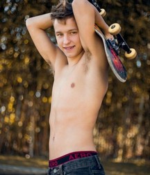 shirtless boys 5db2b2cb46cec.jpg