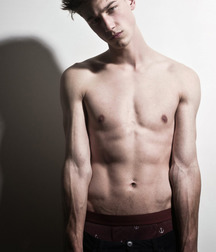 shirtless boys 5db2b3b1beba5.jpg
