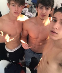 shirtless boys 5db2b3e30e1de.jpg